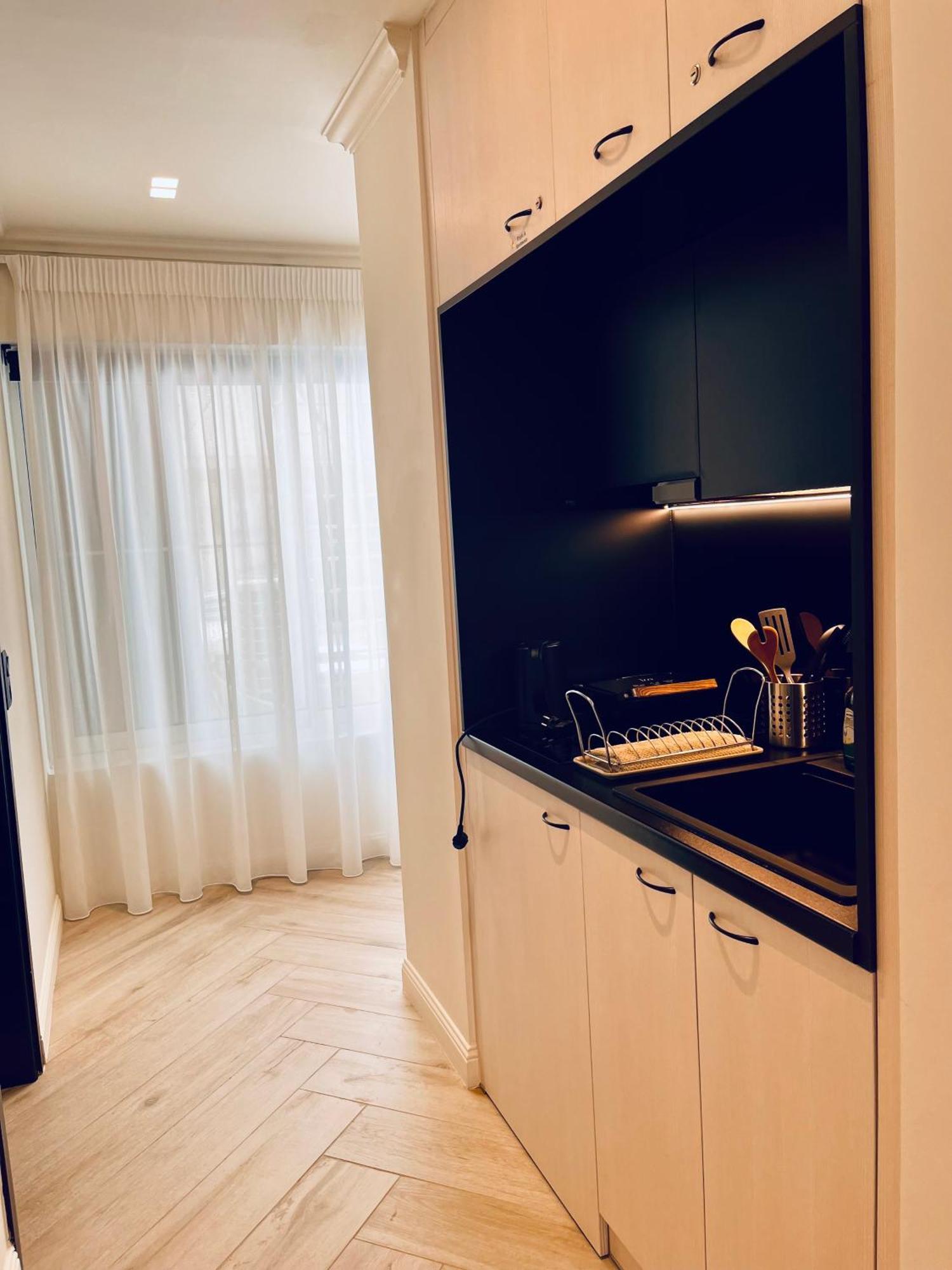 Triple A - Chic & Elegant By The Market - Free Parking! เอเธนส์ ภายนอก รูปภาพ