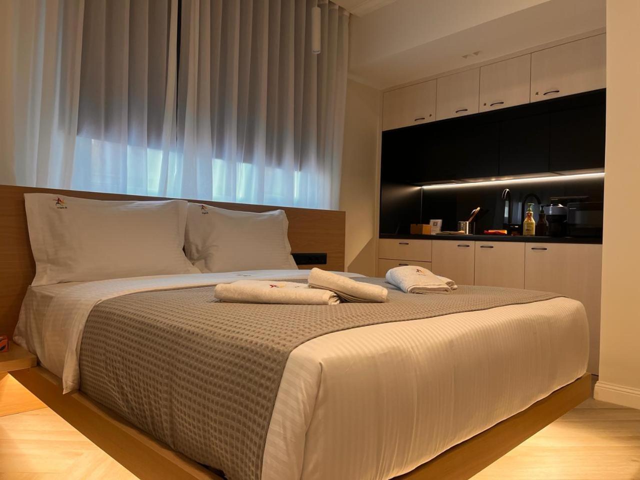 Triple A - Chic & Elegant By The Market - Free Parking! เอเธนส์ ภายนอก รูปภาพ